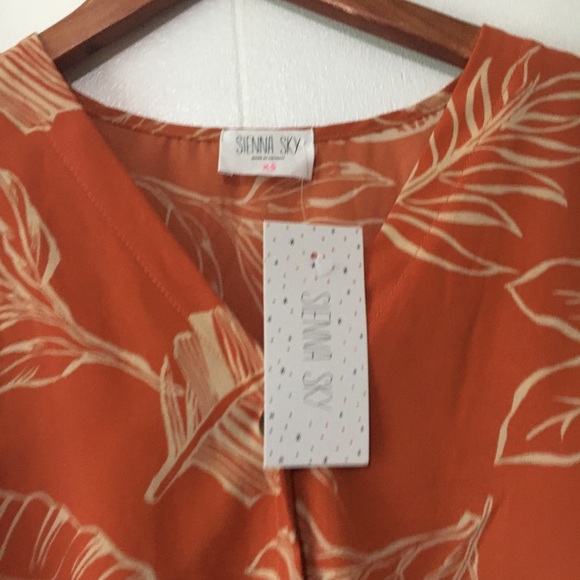 • floral boho safari top • - Picture 2 of 7